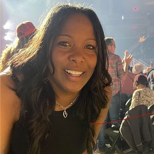 Meet your Posher, Dionne